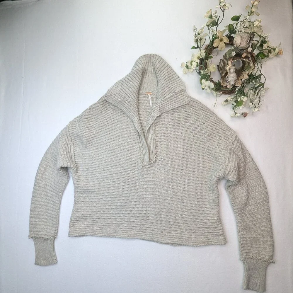 Free people Marlie pullover Women's sweater Pebble Size S Small Tan Color